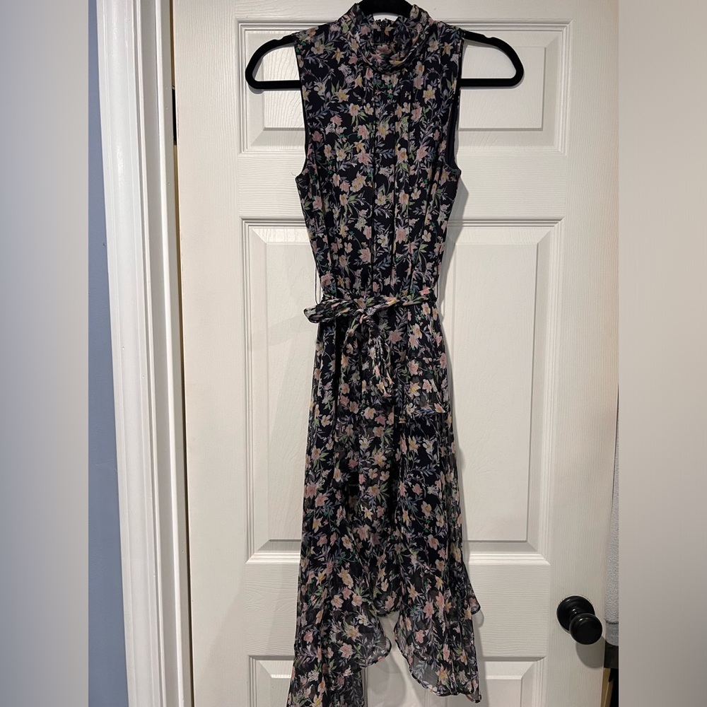 Beautiful floral asymmetrical belted dress! Size 6!